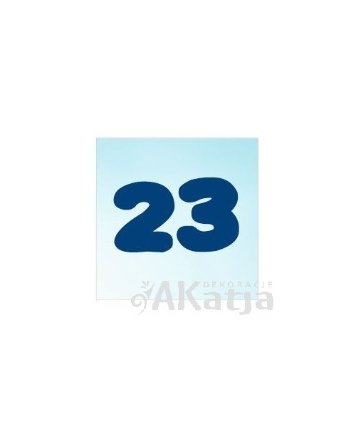 Niebieska tabliczka z numerem na drzwi