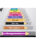 Naklejki na schody: Kolorowe kredki z pozytywnymi hasłami
