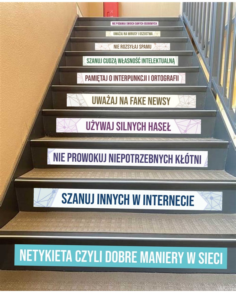 Naklejki na schody: Netykieta czyli dobre maniery w sieci