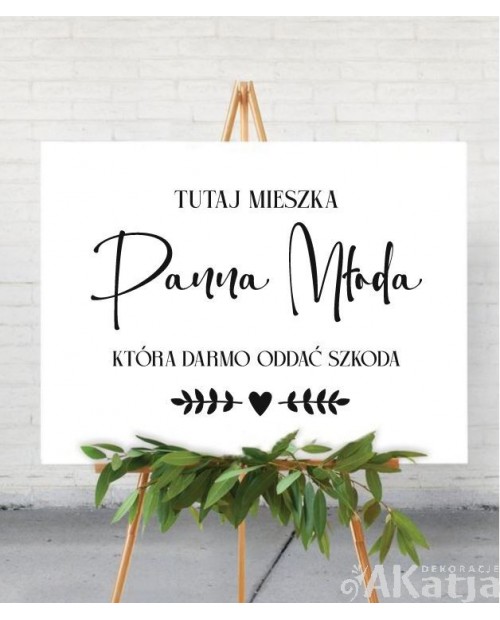 Tutaj mieszka Panna Młoda- naklejka ślubna