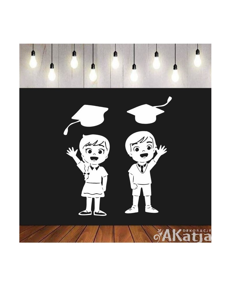 Uczniowie absolwenci- wycinanka z kartonu