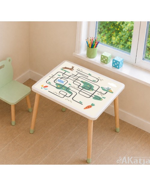 Naklejka na stolik – labirynt dla dzieci z zającem