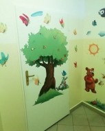 naklejki do przedszkola - drzewo, miś i zwierzątka